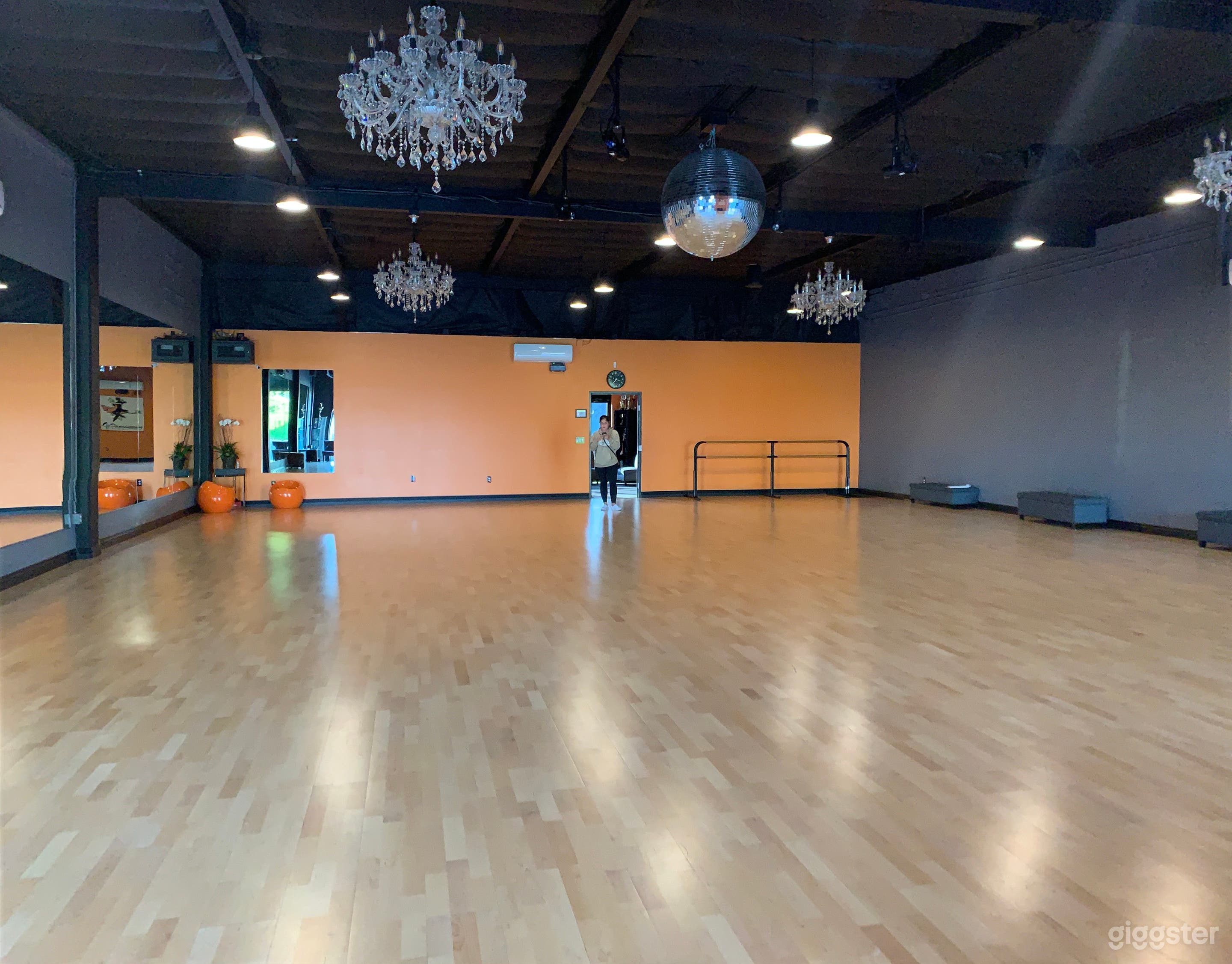 Stylish, Spacious Dance Studio and Event Space in Irvine  Photo 2