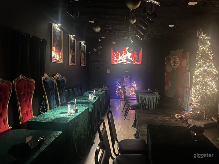  Intimate Black Box Theatre! 