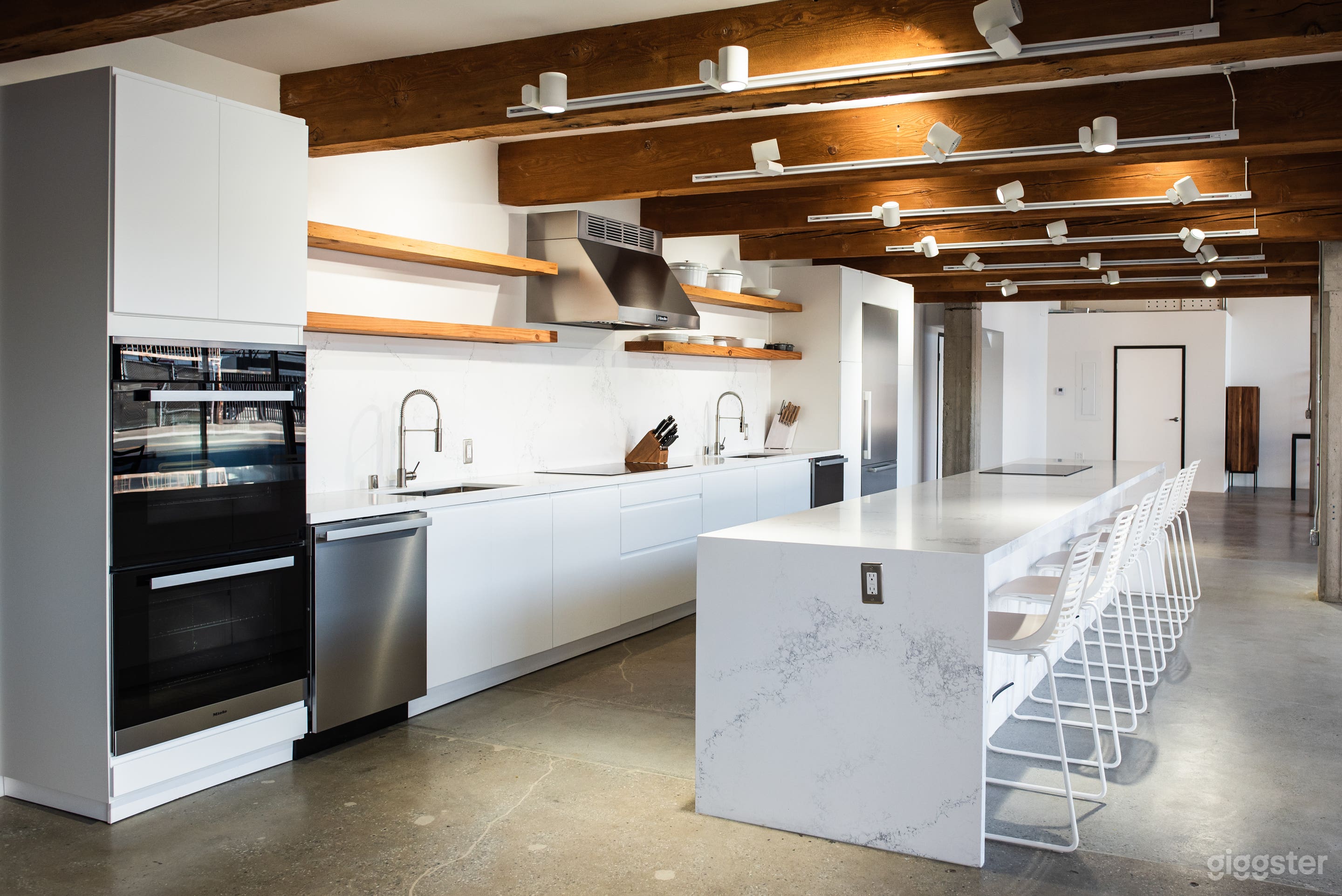 Stunning Industrial Furnished Events Space Photo 3