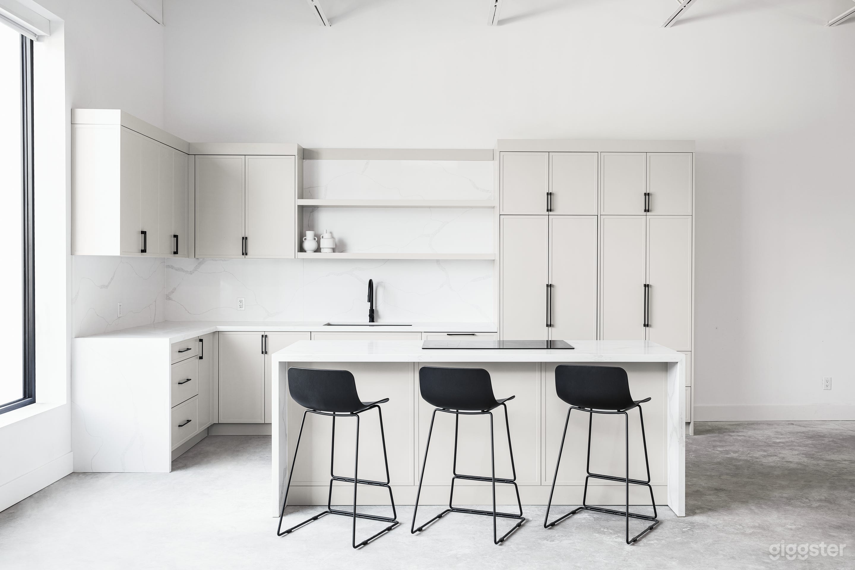 Spacious Production Studio Photo 2