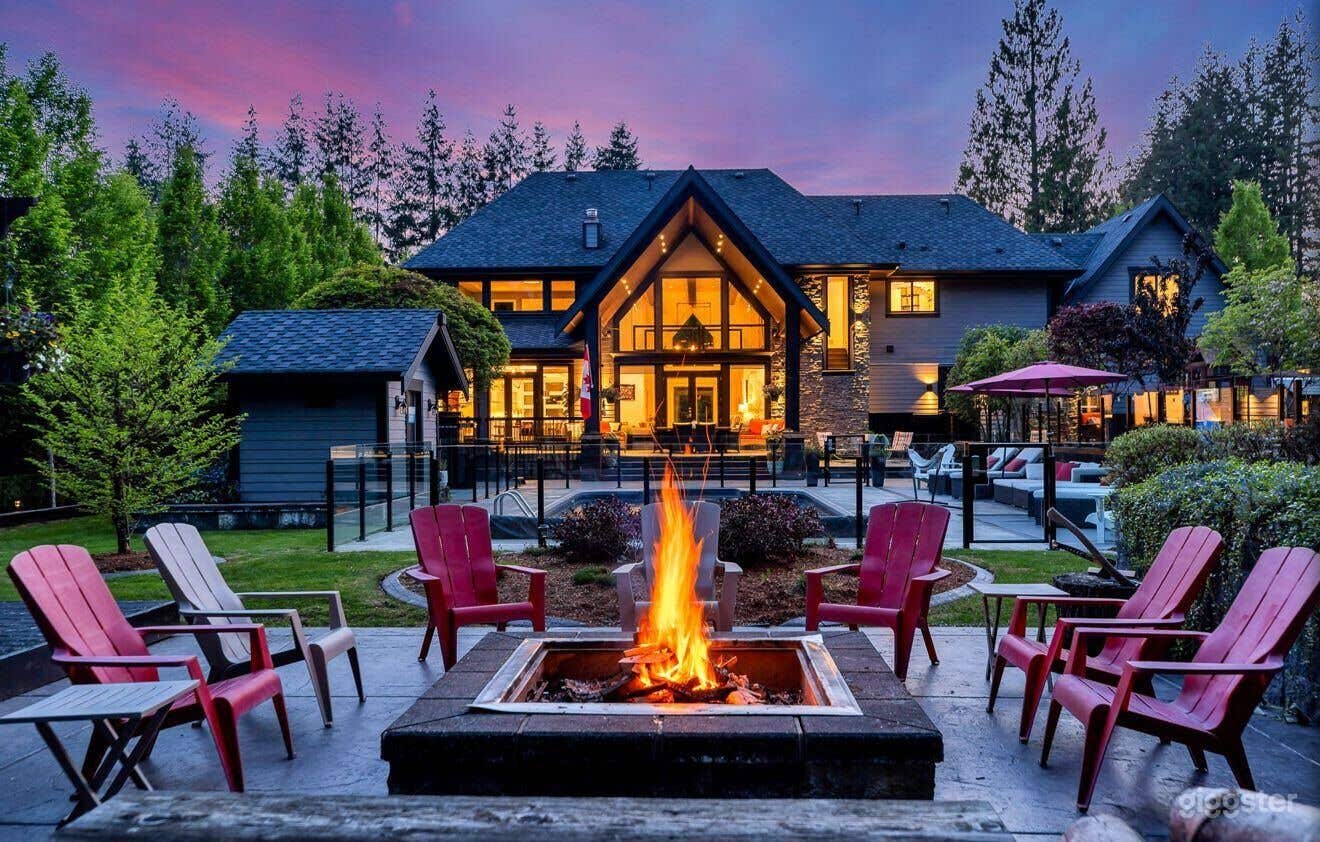 Stunning Gated Resort-Style Home Photo 2