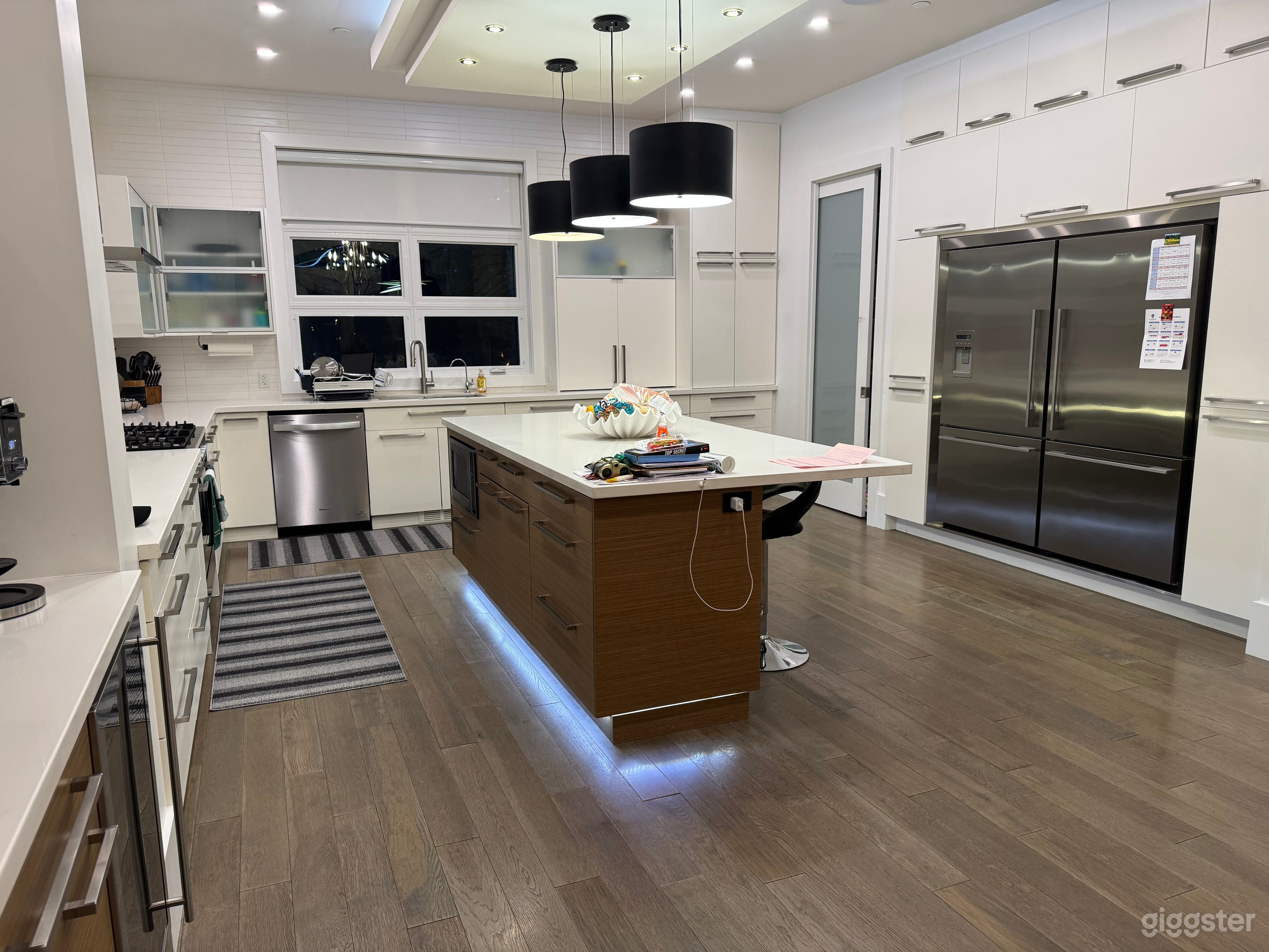 Stunning Gated Resort-Style Home Photo 4