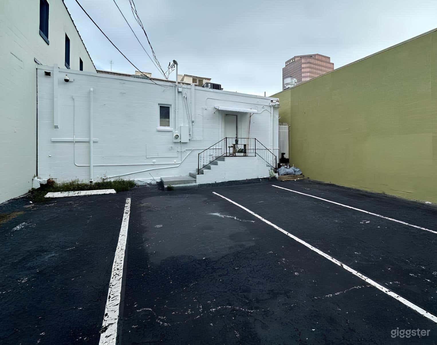 Backlot for Photoshoots and Productions Photo 3