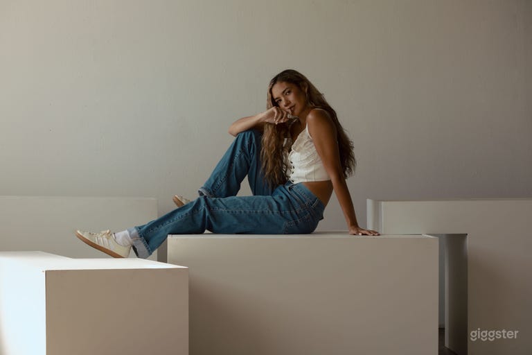  DTLA Creative Studio: 4,000 sqft with 8+ Sets 