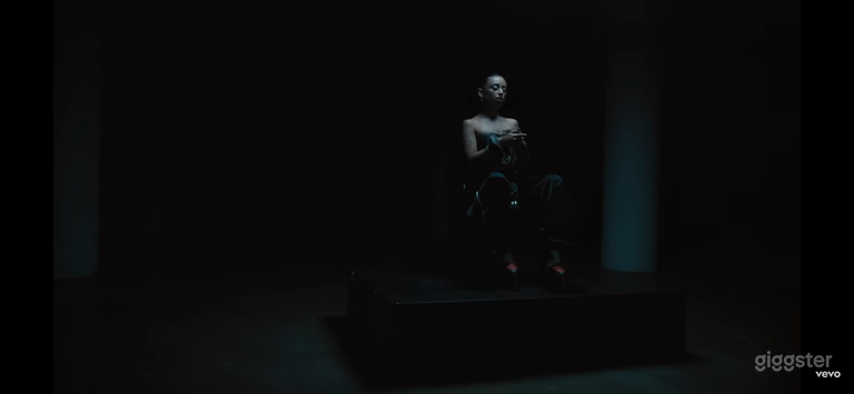   4,000 sqft DTLA Film Production Studio with Multiple Sets & 