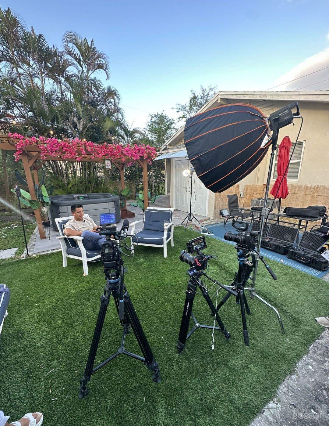 Modern Miami Hot Tub Retreat Photo 2