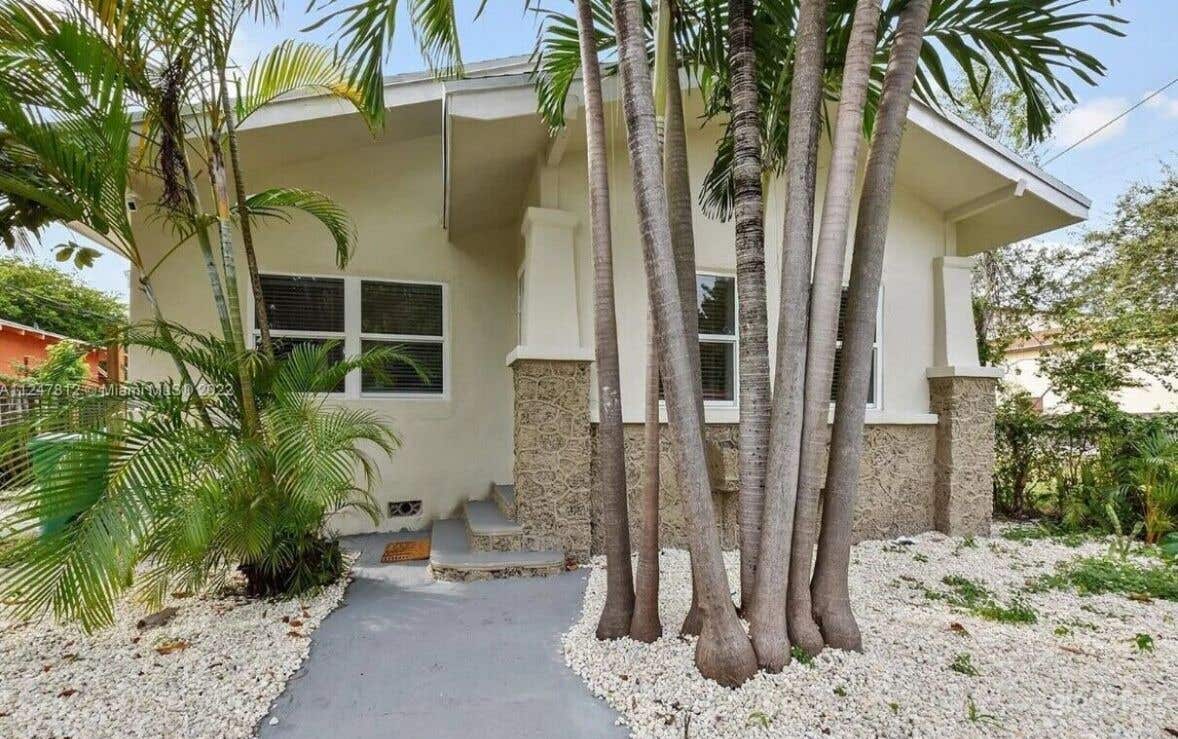 Modern Miami Hot Tub Retreat Photo 4