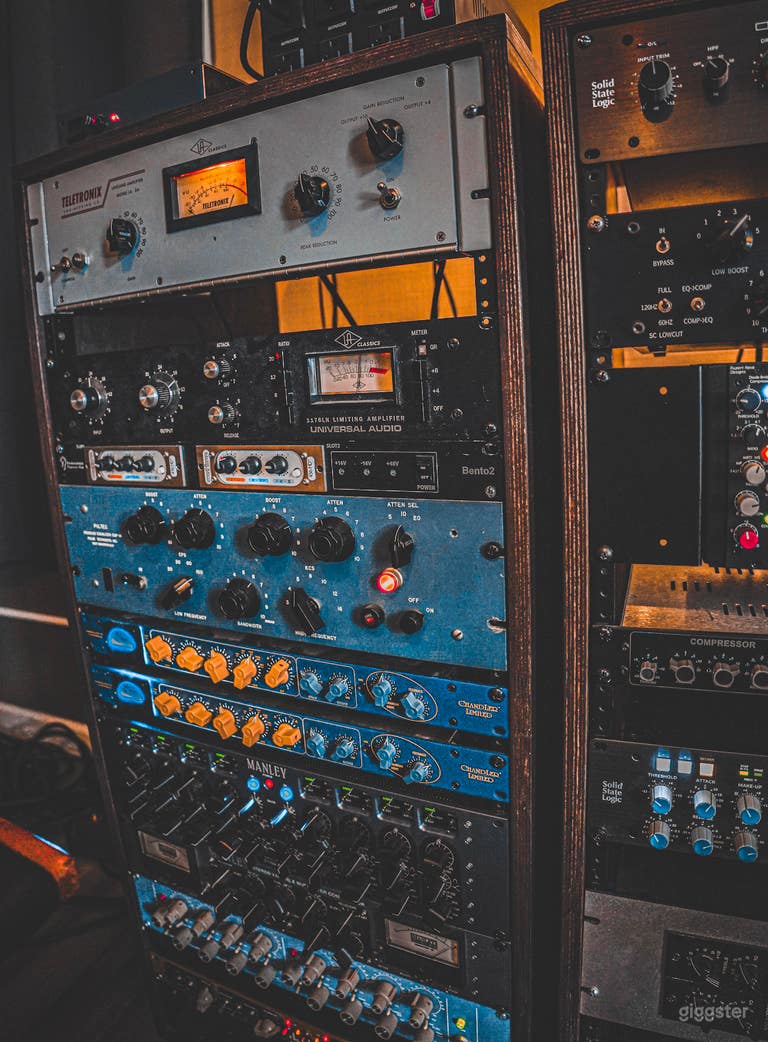  Collection of vintage and modern analog outboard gear 