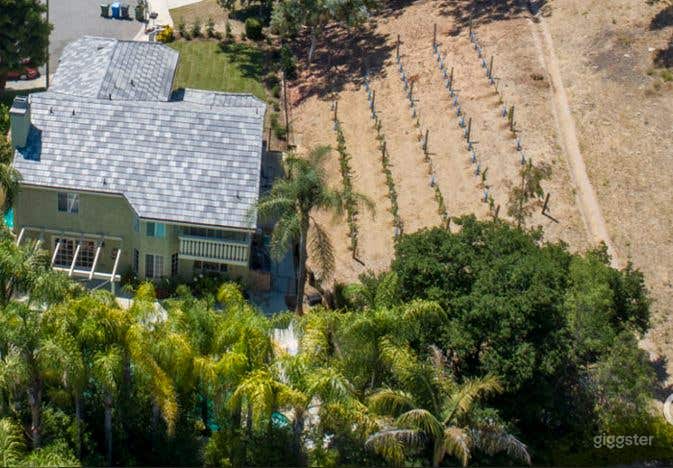 Sparkling Water Salt Pool w/ Jacuzzi Photo 3