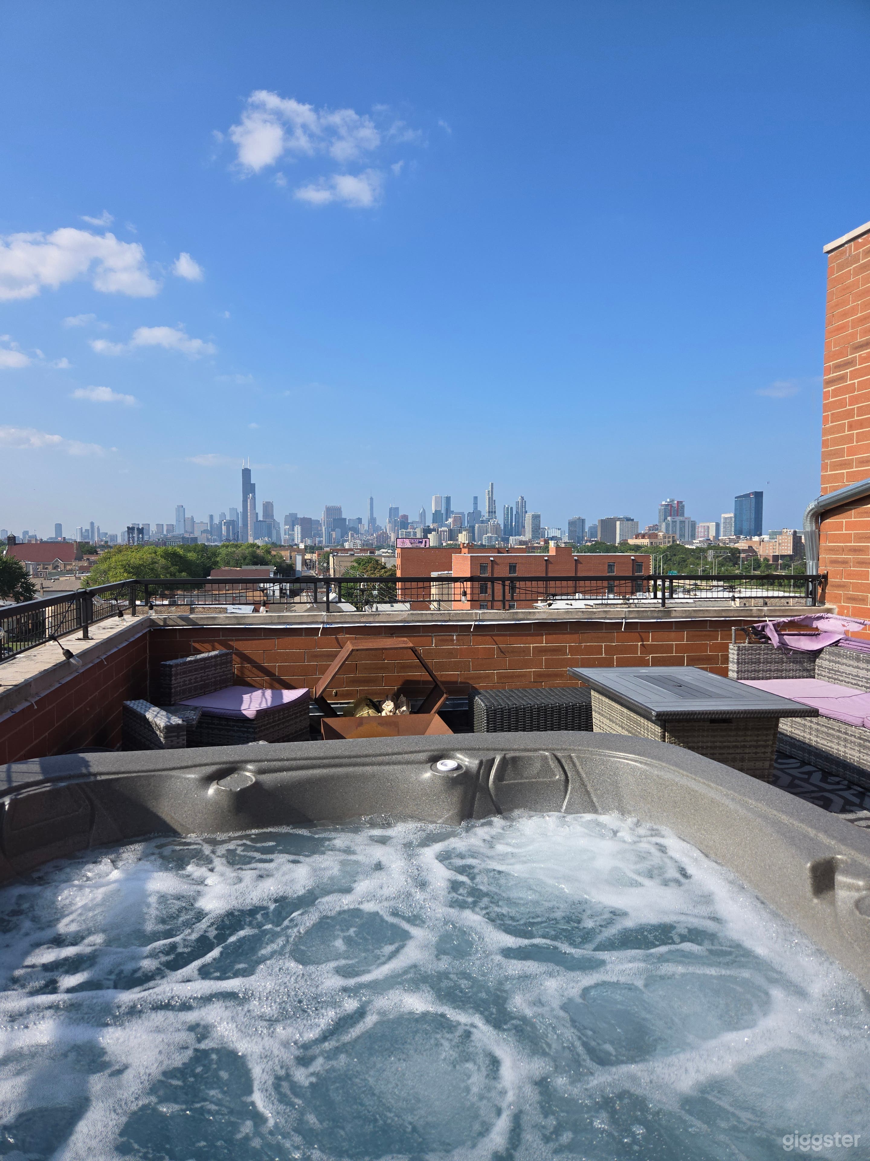 Private Penthouse with Rooftop Skyline Views Photo 1