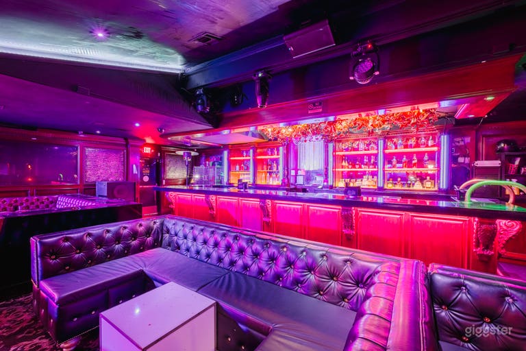  DAZZLING CLASSIC STRIP CLUB: THE VELVET LOUNGE  