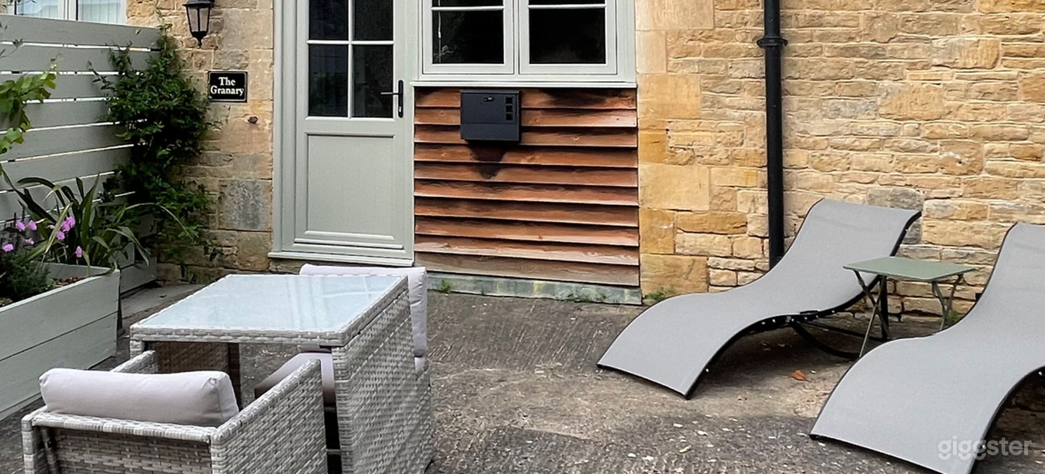 The Granary with Small Private Courtyard Photo 1