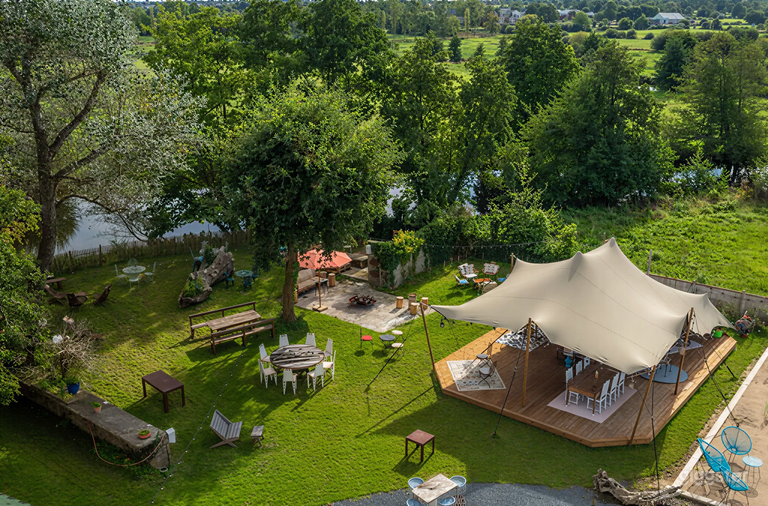  Oasis industriel-chic : moulin historique & tente jardin 