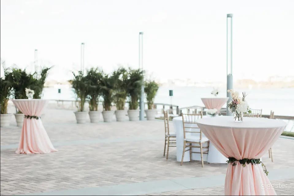 Modern River View Terrace Photo 1