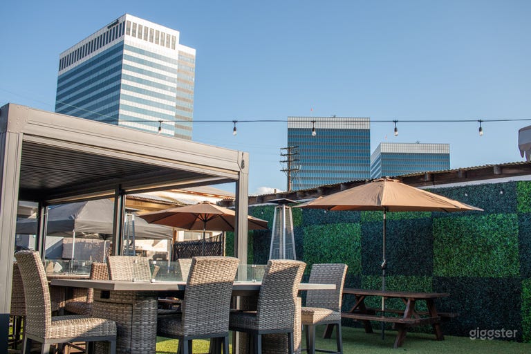  Bar & Brewery with Sunny Outdoor Patio 