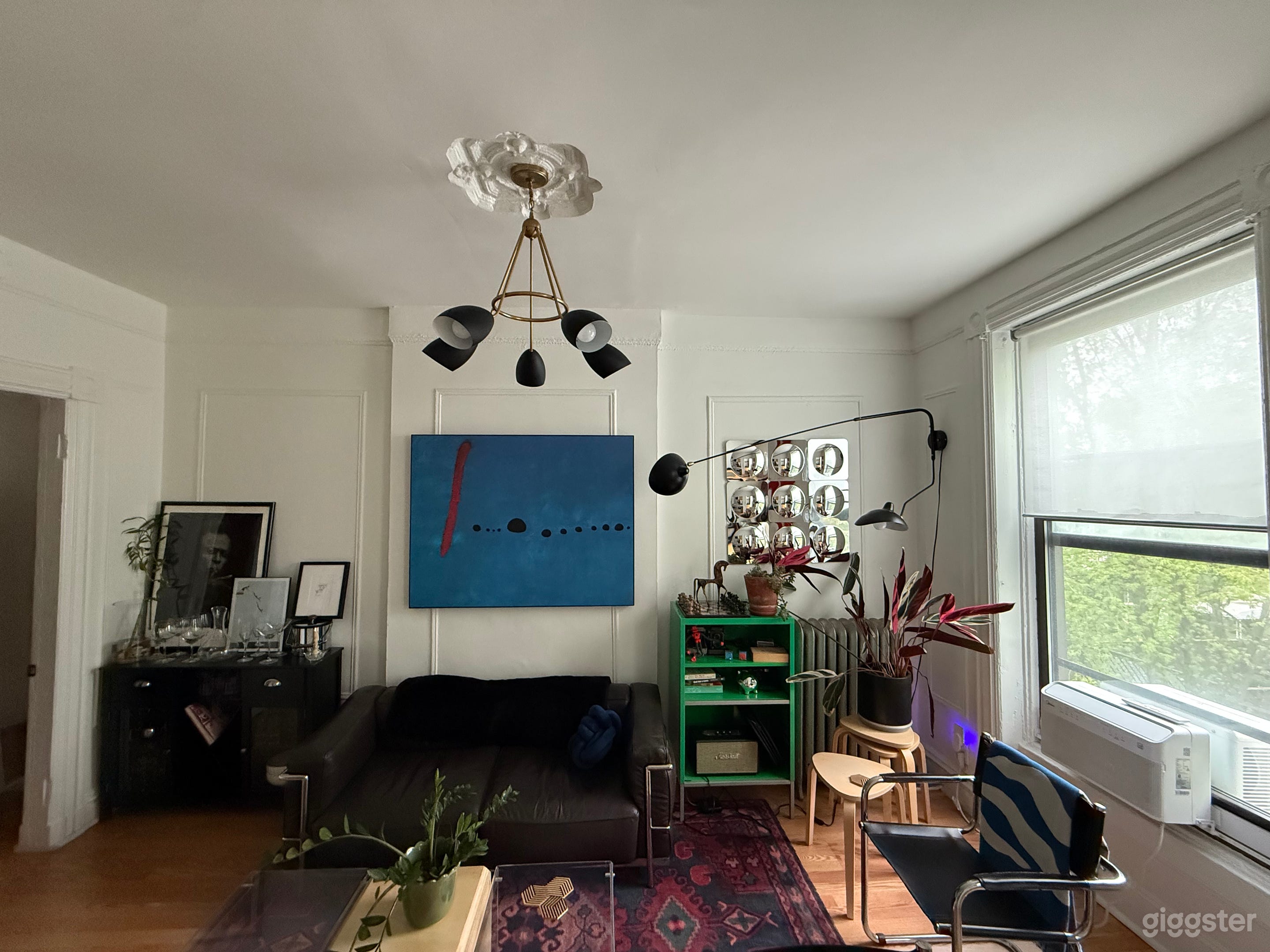 Minimalist brownstone-historic district Bedstuy Photo 1