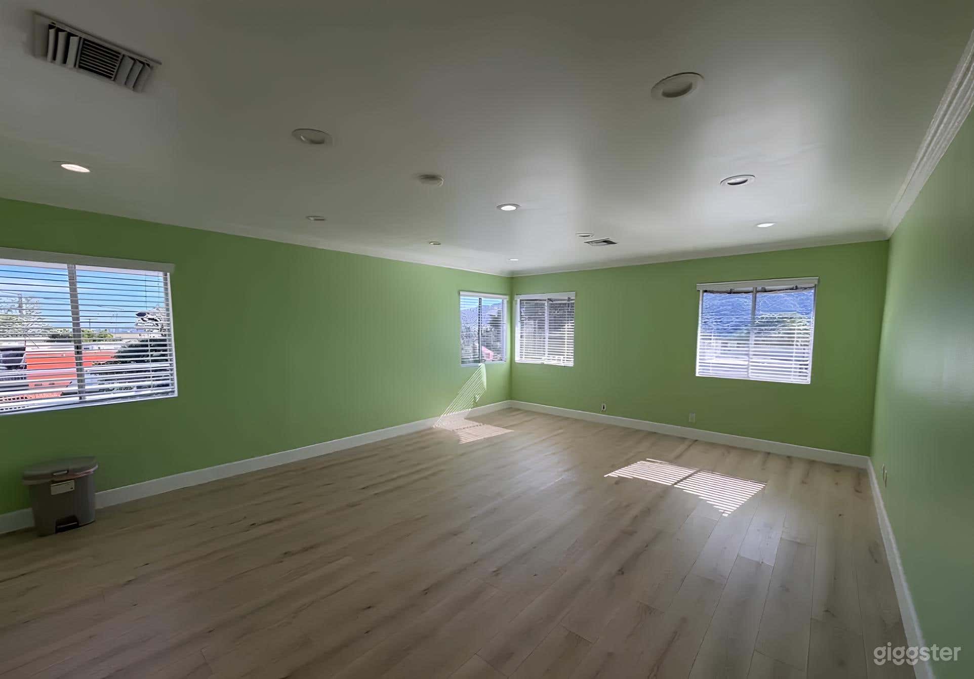 Playful Bright Themed Room Photo 1