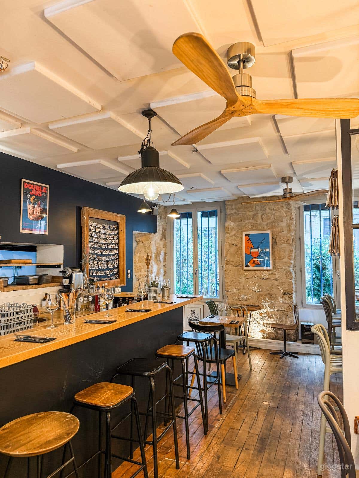 Photo de Authentique bar à vin parisien à Paris 4