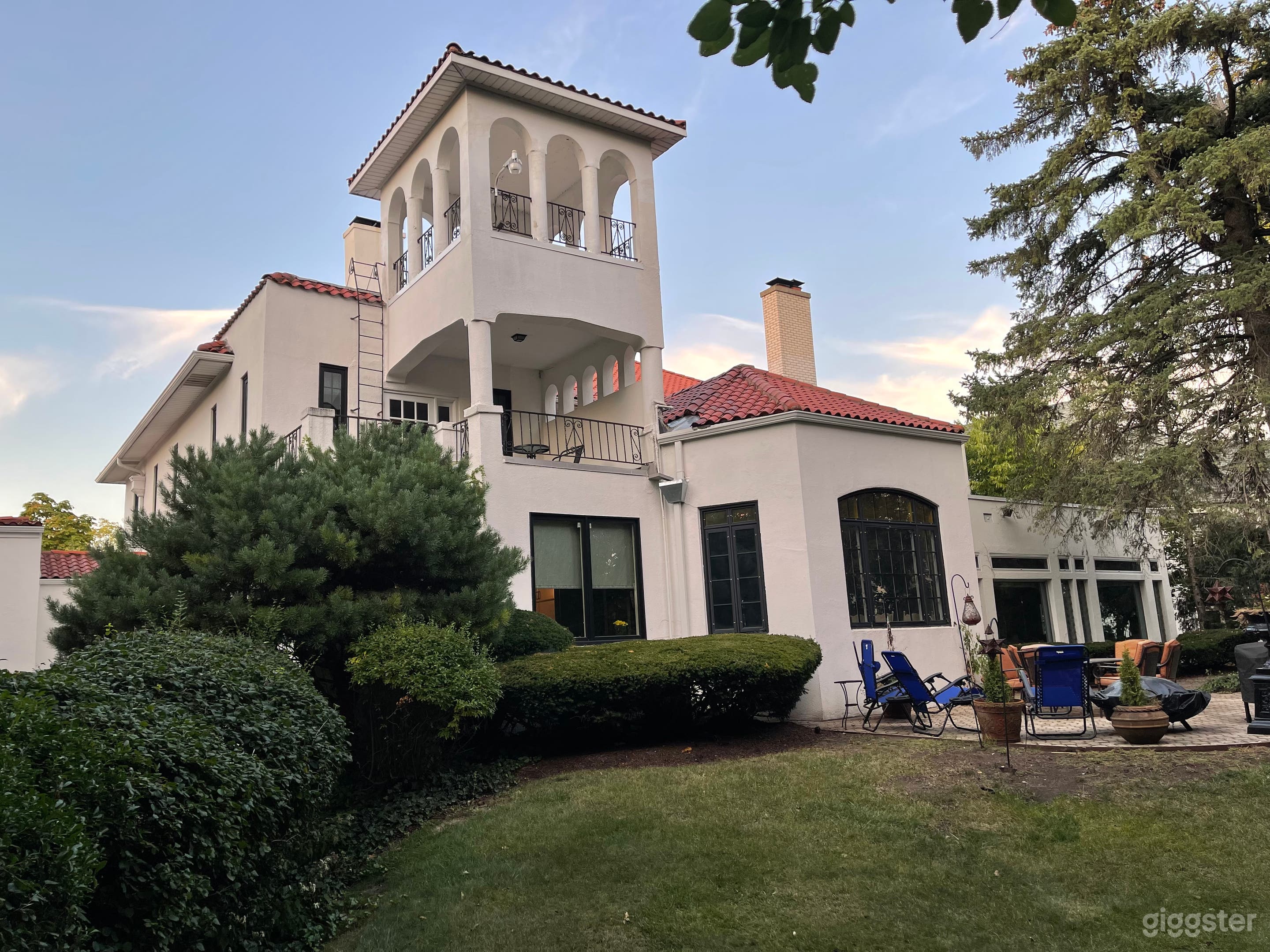 Suburban Mediterranean Mansion Photo 4