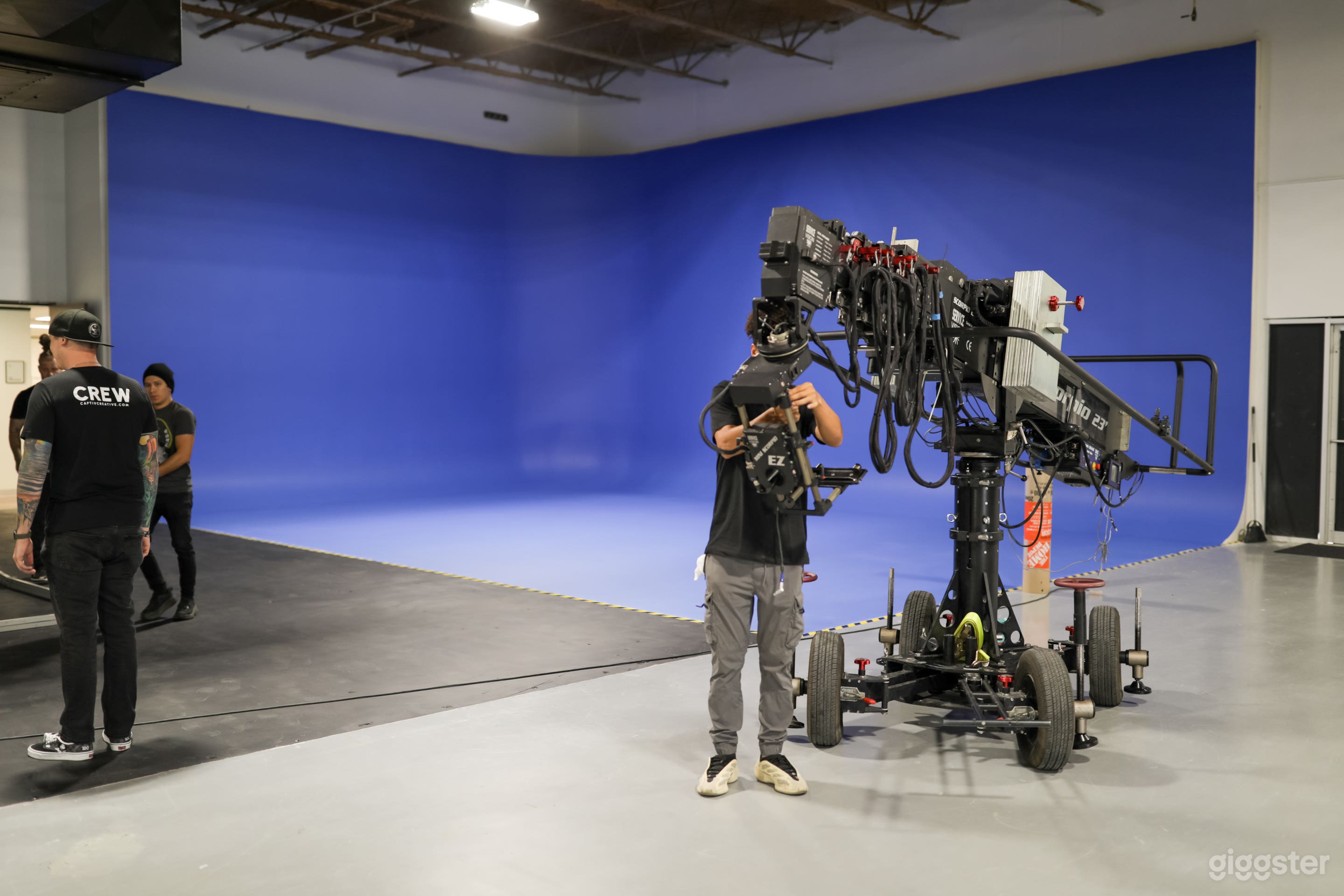 Cyclorama &amp; Warehouse Studio for Film/Photography Photo 1