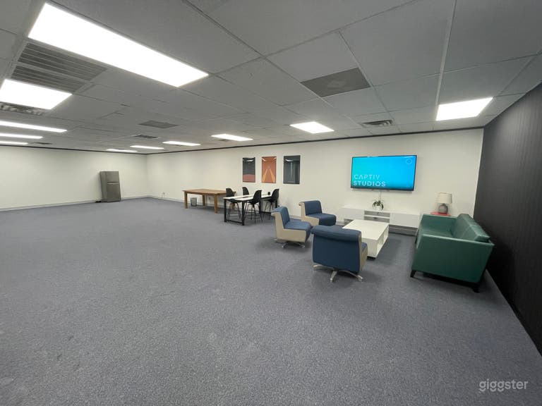  Cyclorama & Warehouse Studio for Film/Photography 