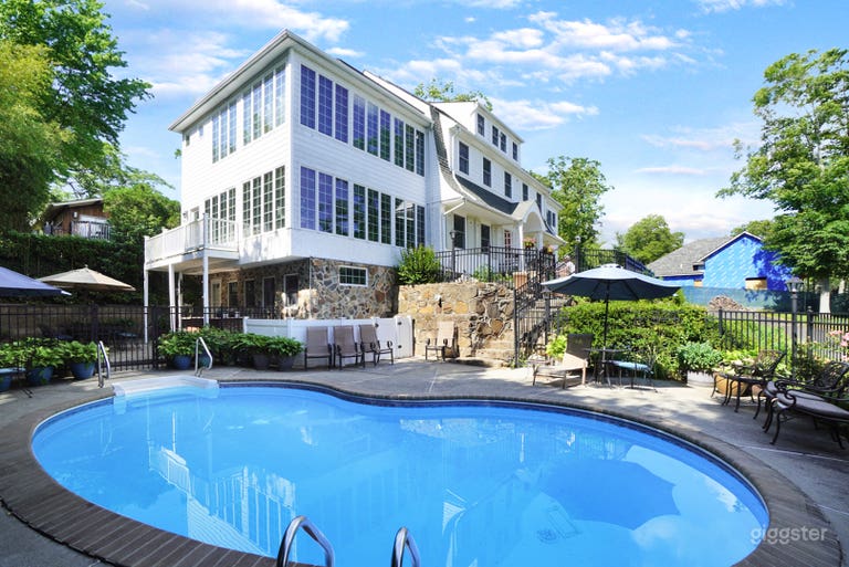  The Lighthouse Manor 