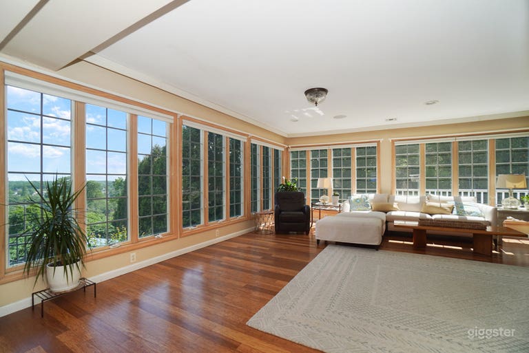  The Lighthouse Manor 