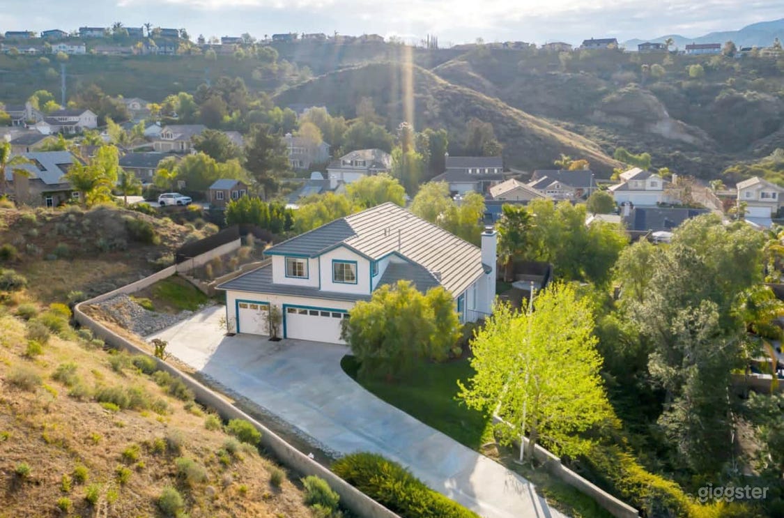 Spacious Home w/ Plunge Pool, Views, & Bball Court Photo 1