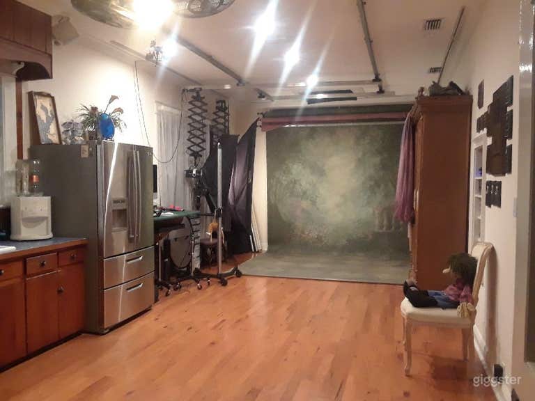  Camera Room with Kitchen Area for Photoshoot | Filming | Private Meetings 