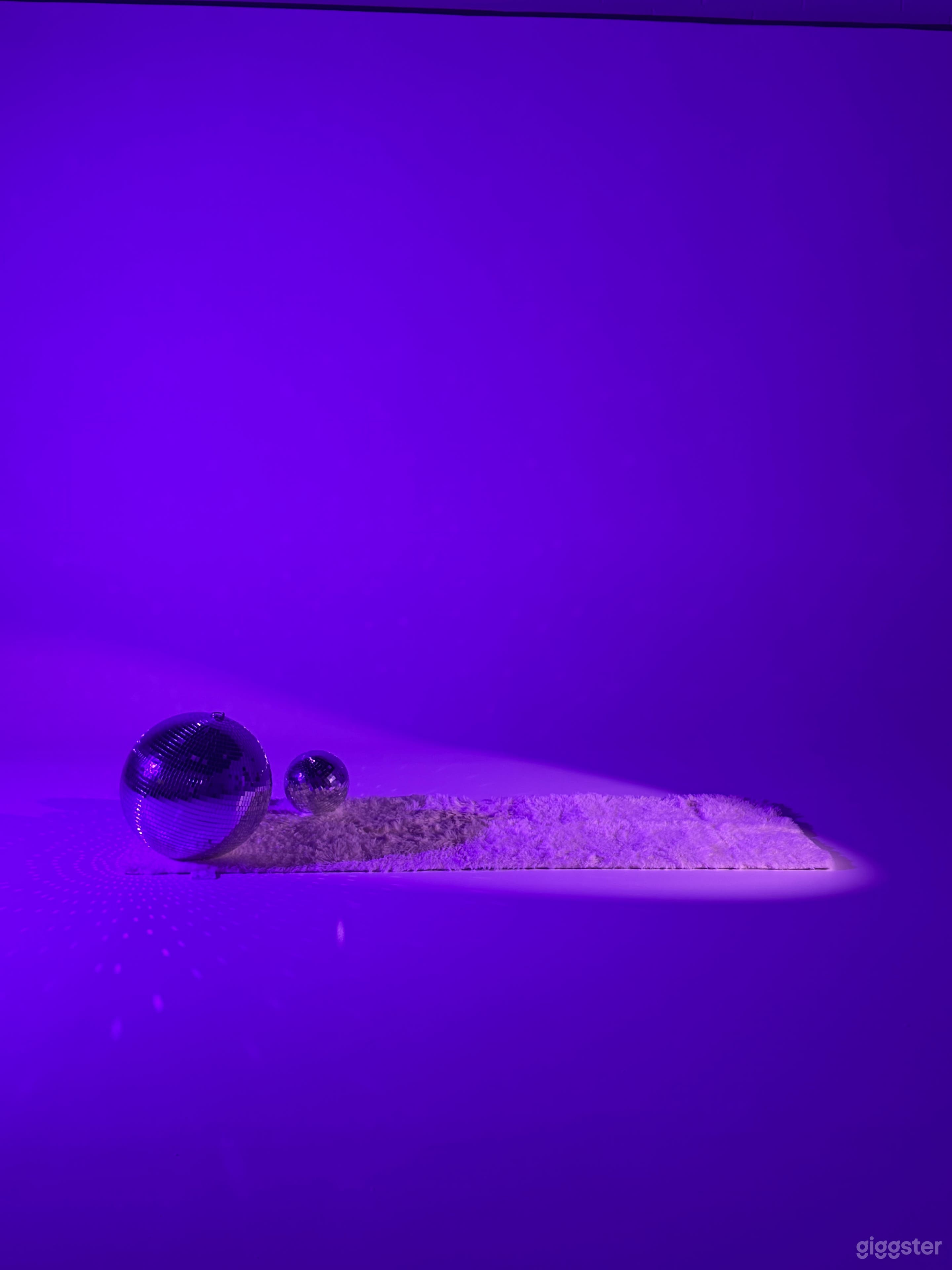 Modern Photo/Video Studio w/ Cyc Wall + Lighting Included Photo 3