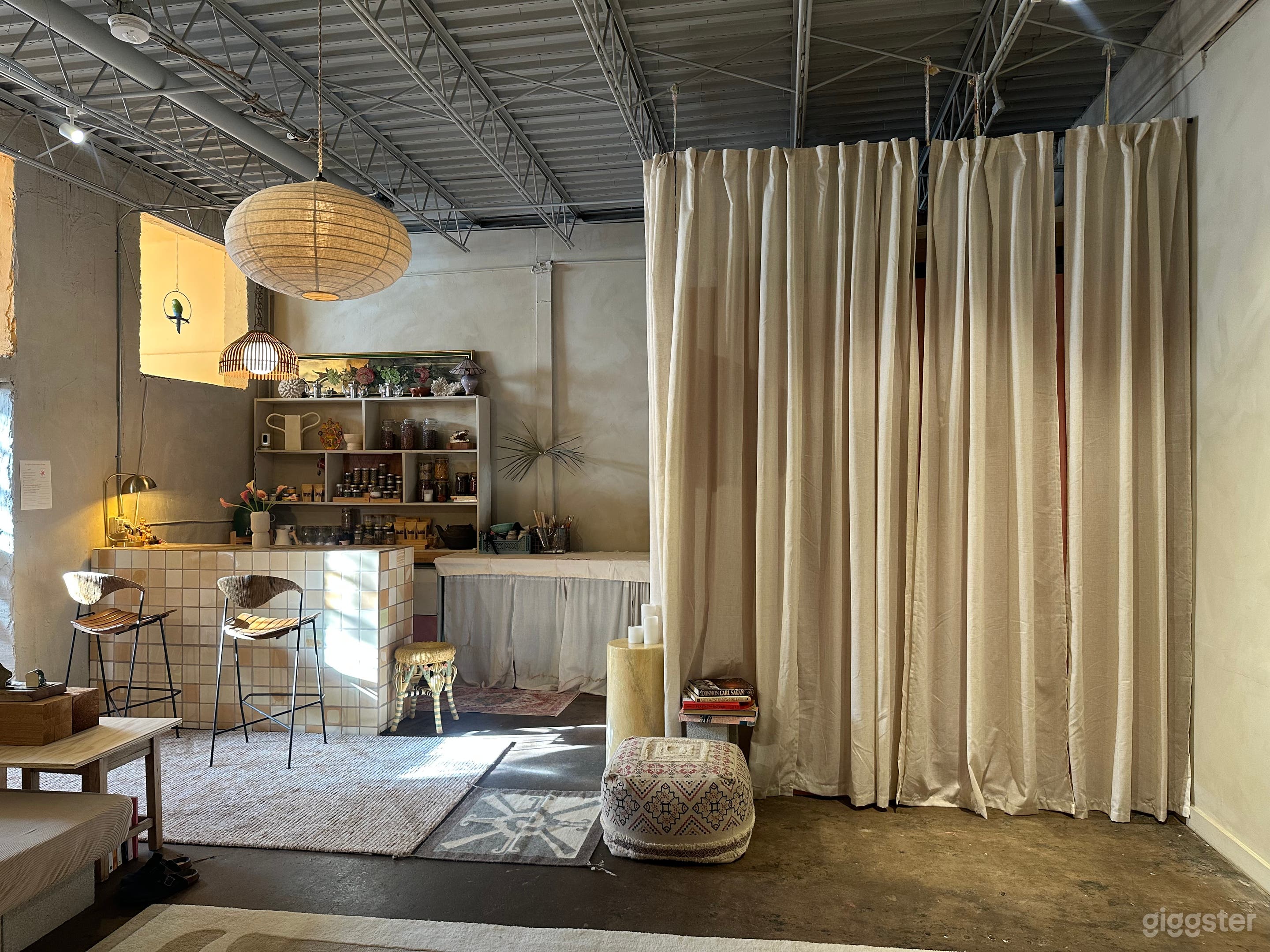 Artist Studio with Private Tropical Oasis Photo 3