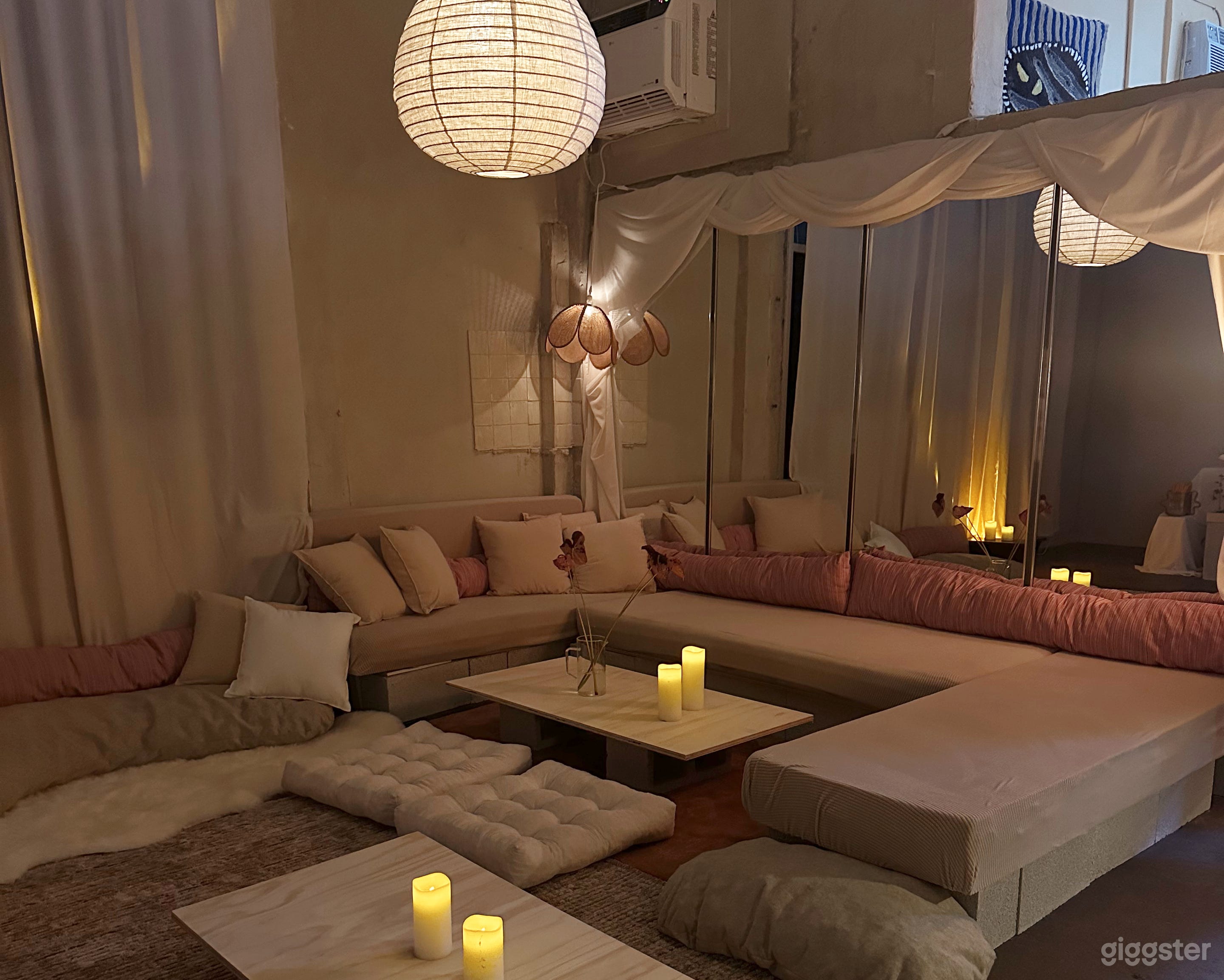 Artist Studio with Private Tropical Oasis Photo 2