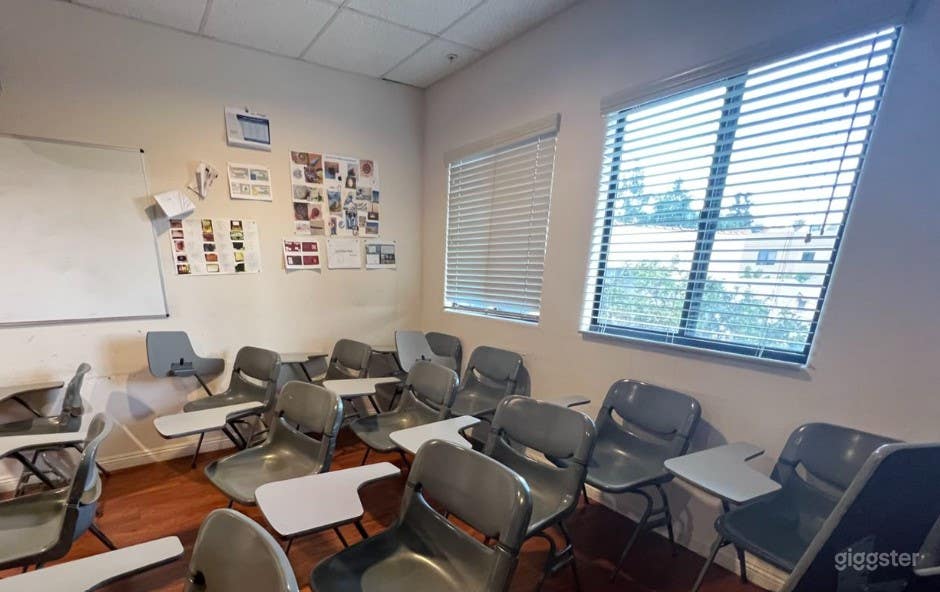 Cozy and Private Community Center Classroom Photo 4