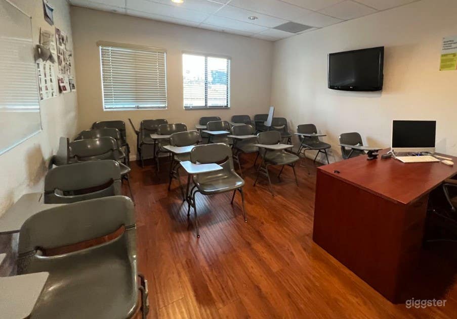 Cozy and Private Community Center Classroom Photo 2