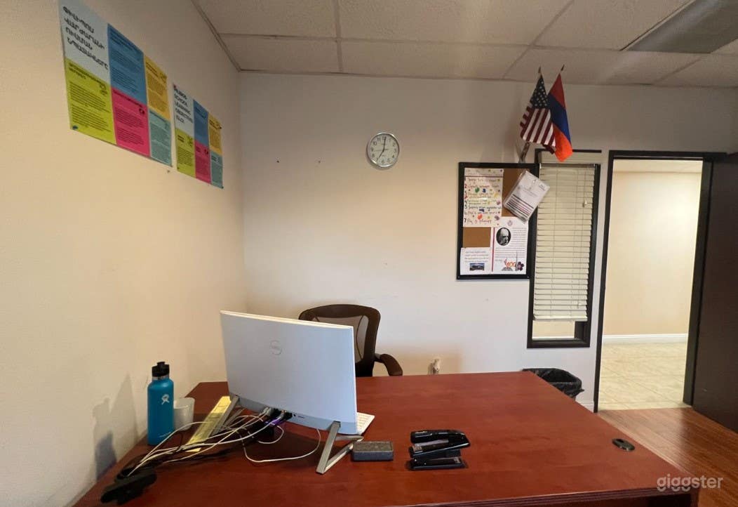 Cozy and Private Community Center Classroom Photo 3