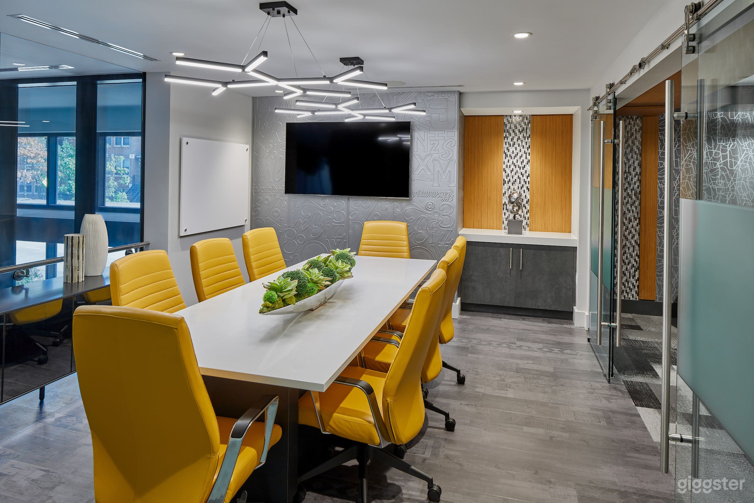 Colorful Conference Room w/ Breakout Space Photo 3