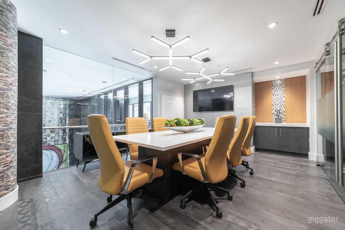 Colorful Conference Room w/ Breakout Space Photo 1