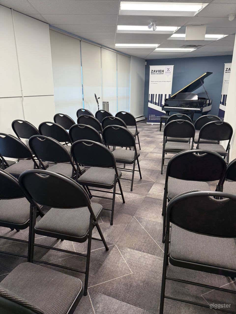 Cozy Venue for Music, Dance and Events Photo 3