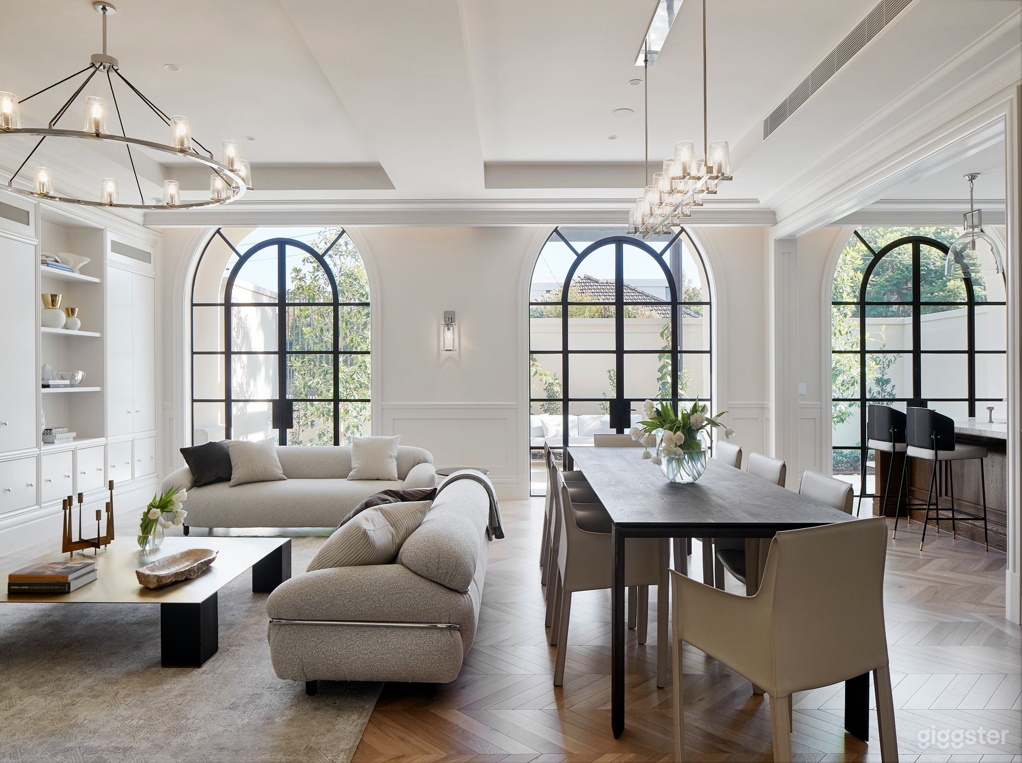 Exquisite Elegance &amp; Luxury Home Photo 1