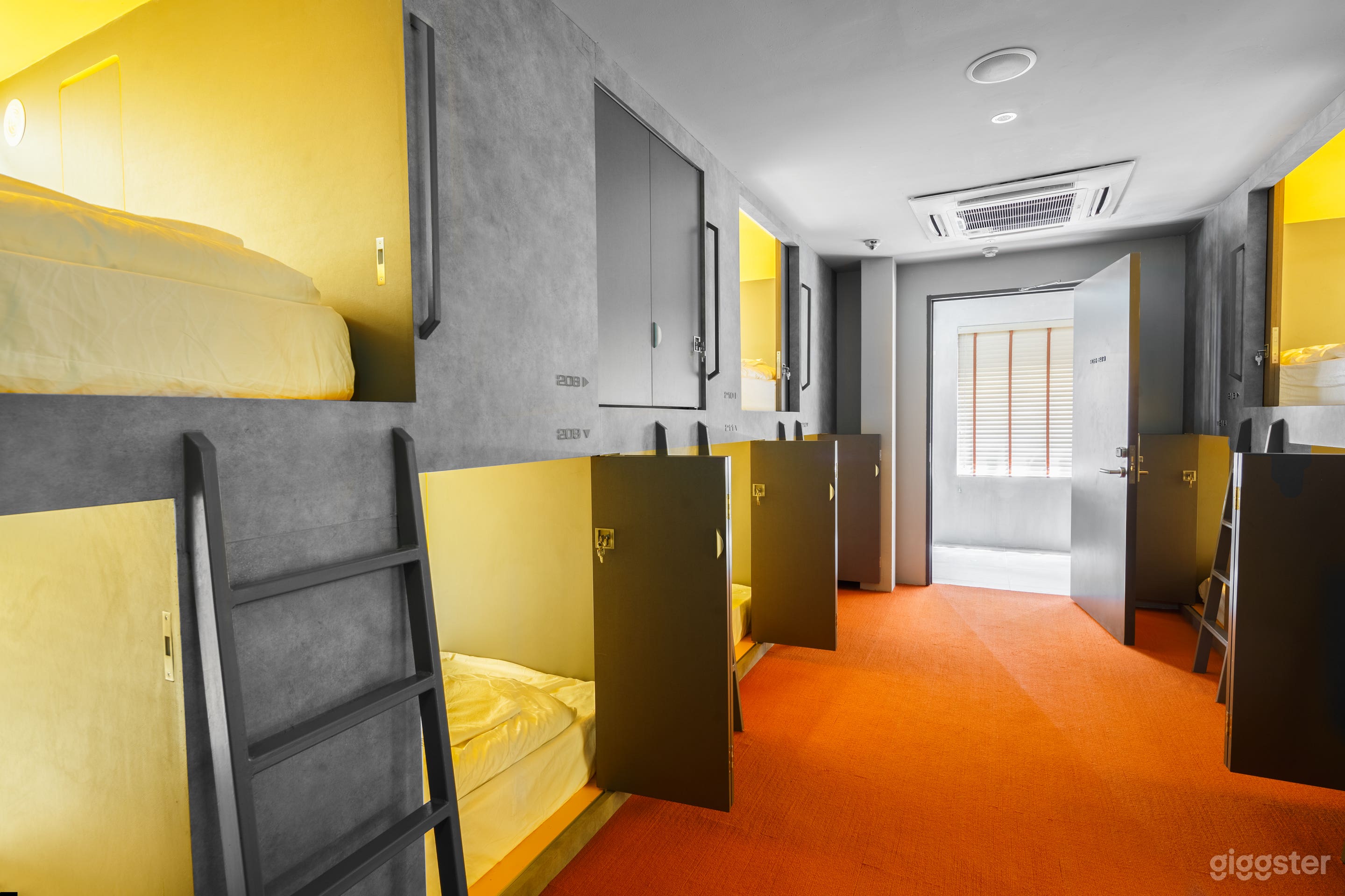 New Capsule Hotel! Photo 1
