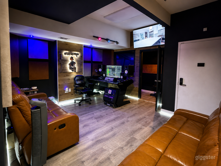  SOUTH-LOOP RECORDING STUDIO / GOLD ROOM (engineer incl) 