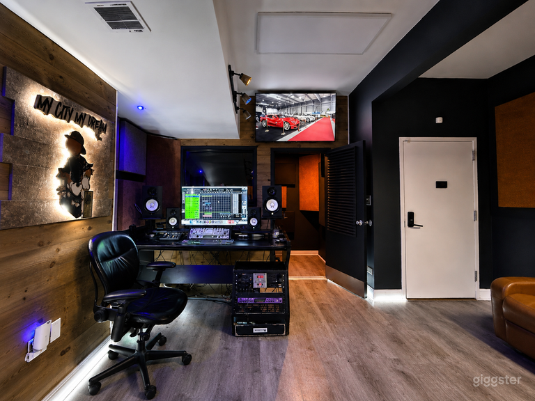  SOUTH-LOOP RECORDING STUDIO / GOLD ROOM (engineer incl) 