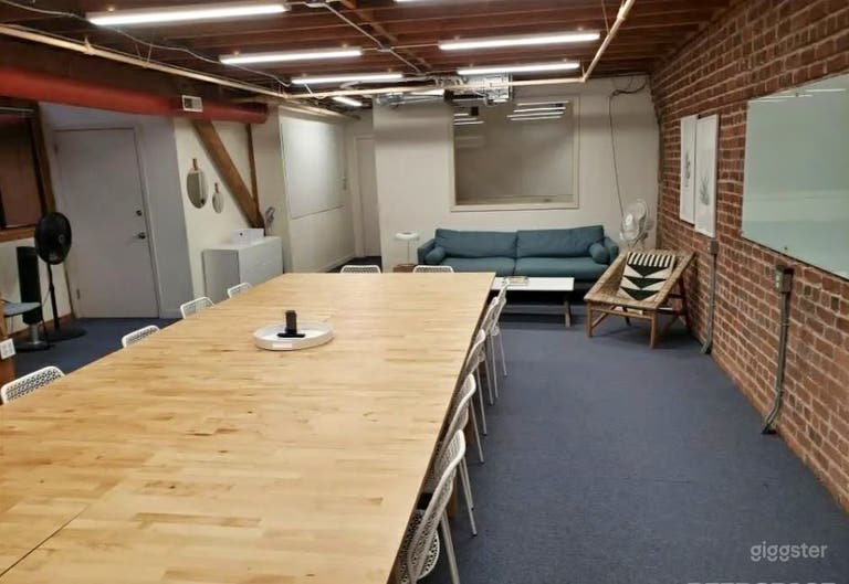  Beautiful Brick Walls Overlooking our Garden Atriu 