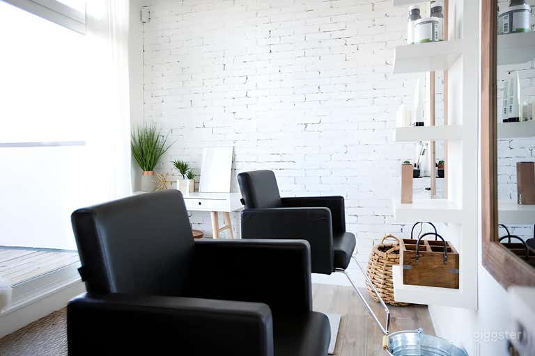  Bricks Beams And Beauty In A Salon  