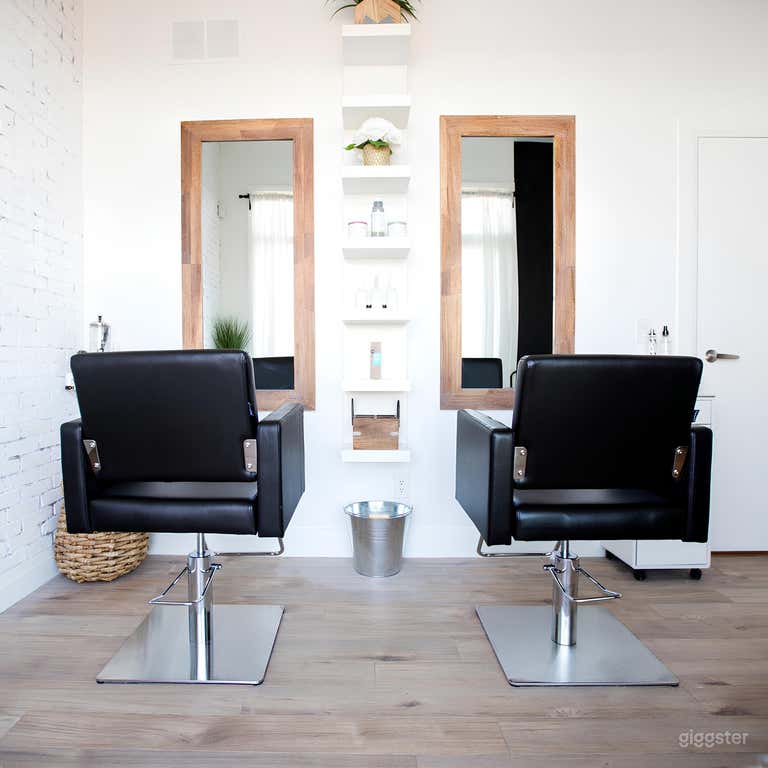  Bricks Beams And Beauty In A Salon  