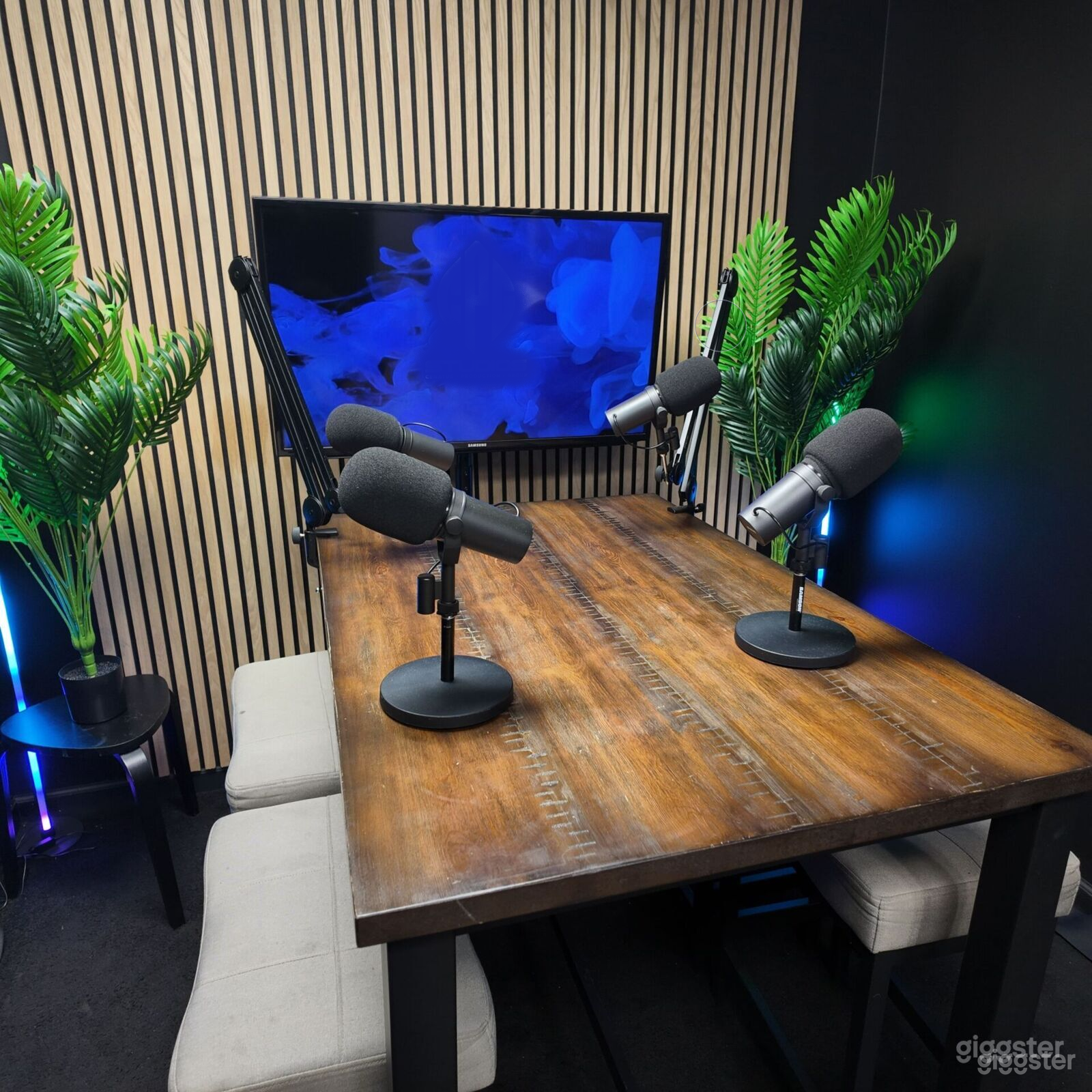 Perfect Podcast Studio Photo 1