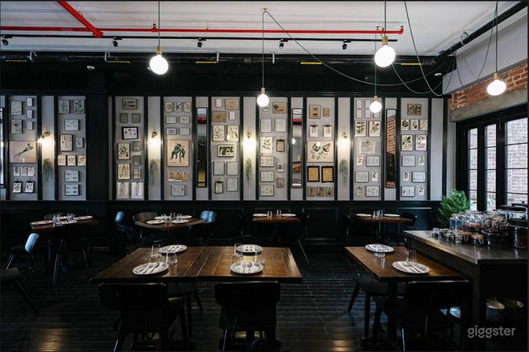  Thai Themed Main Dining Are With A Bar 