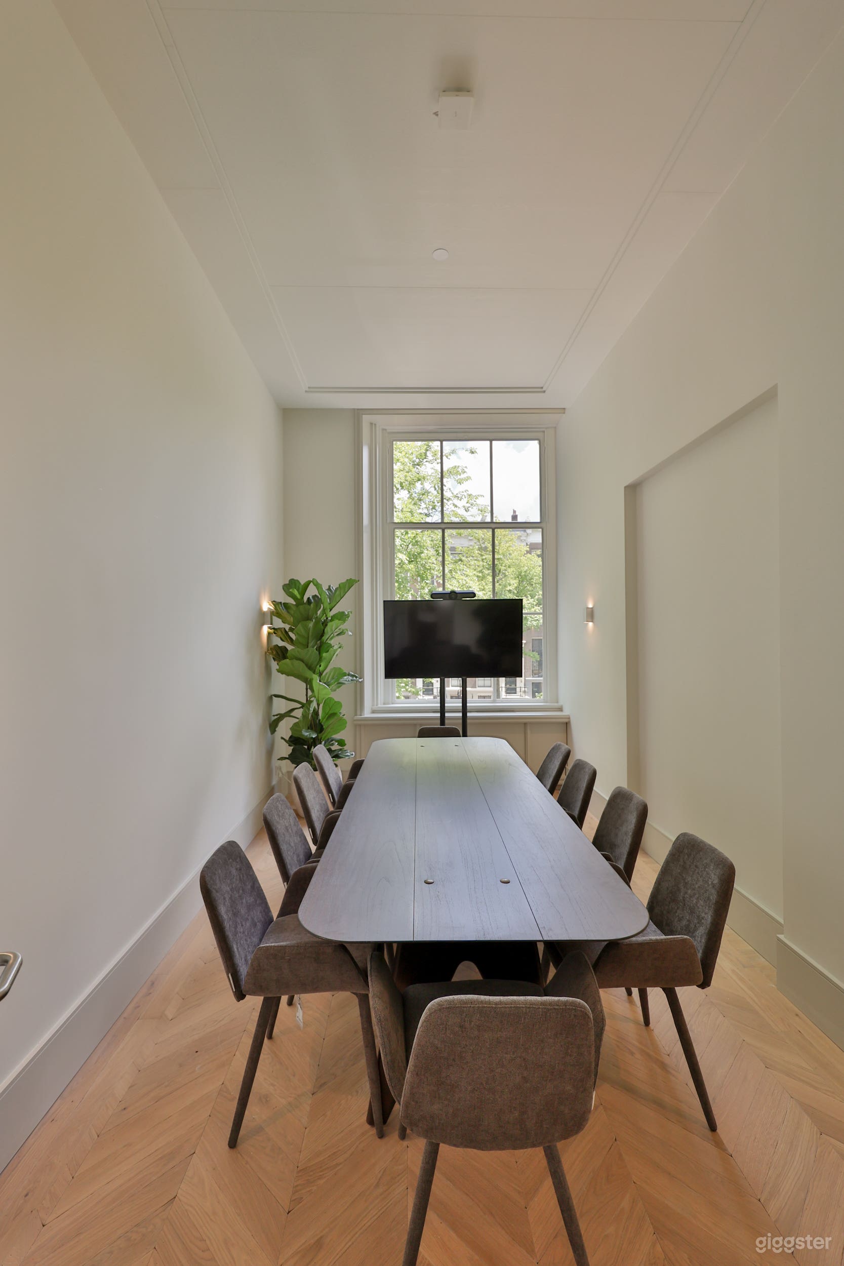 Linge Boardroom (10-person) Photo 4