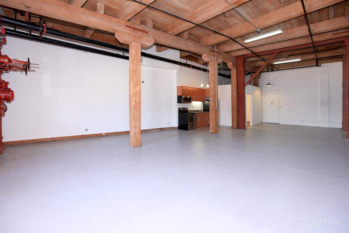 1290 SQFT Loft 111 Photo 3
