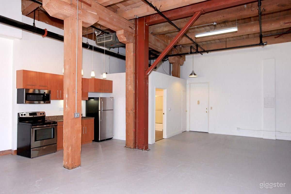 1290 SQFT Loft 111 Photo 4